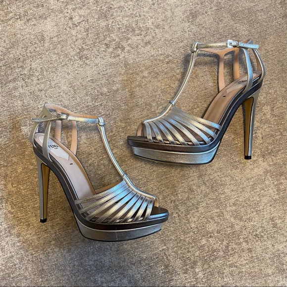 Fendi Silver Metallic T-strap Argento Sandal Pumps - Picture 3 of 15